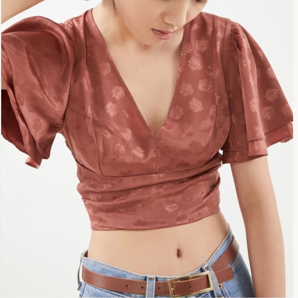 urban outfitters webster jacquard flutter sleeve top